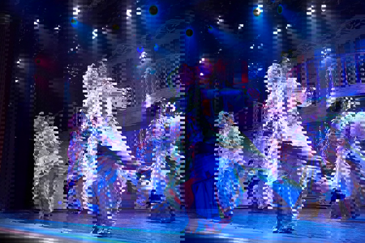 Princess Cruises Royal Class Interior show.jpg