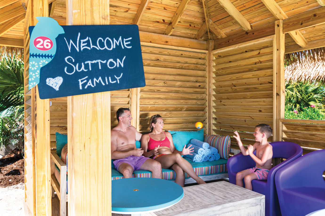 Oasis Lagoon Swim-up Bar