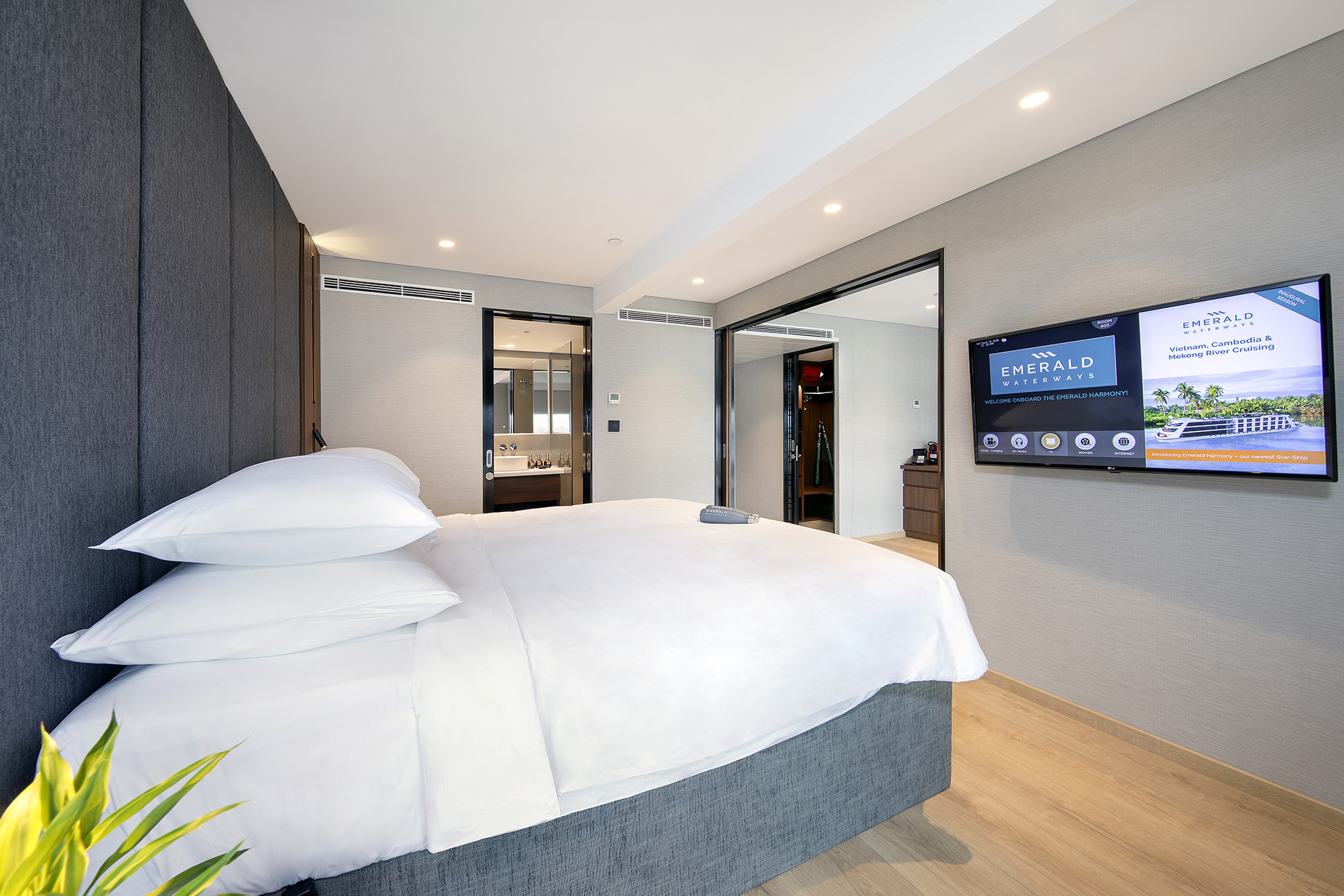 Grand Balcony Suite - Deck 4