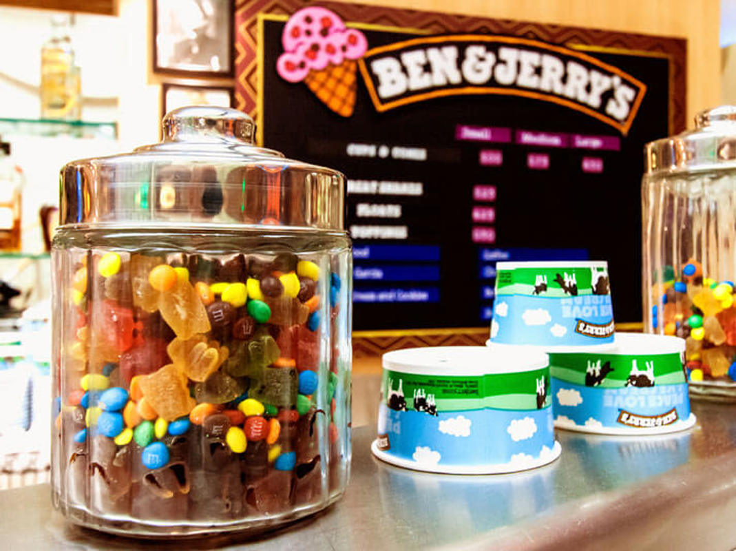 Royal Caribbean Independance of the seas Interior new ben and jerrys.jpg