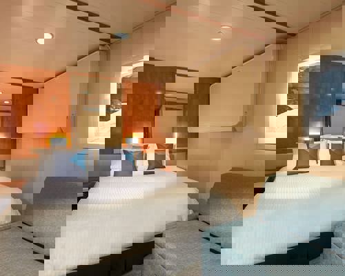 Norwegian Sun - Solo Inside.jpg