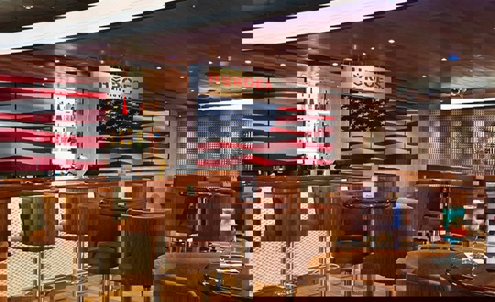 Heroes Tribute Bar & Lounge