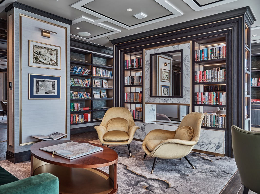 SILVERSEA Silver Endeavour Library 0.jpg