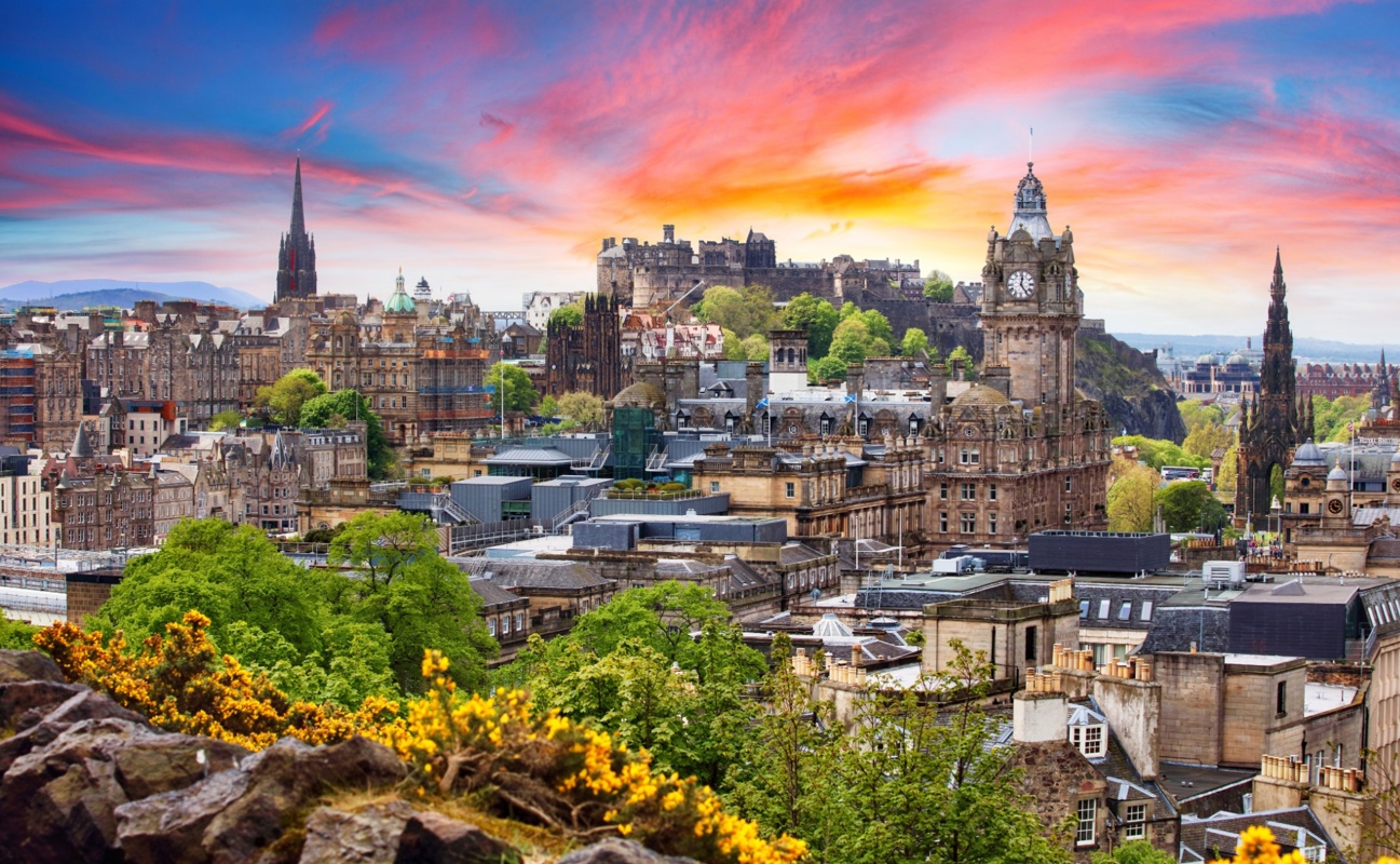 Shutterstock 2259327801 Edinburgh Scotland