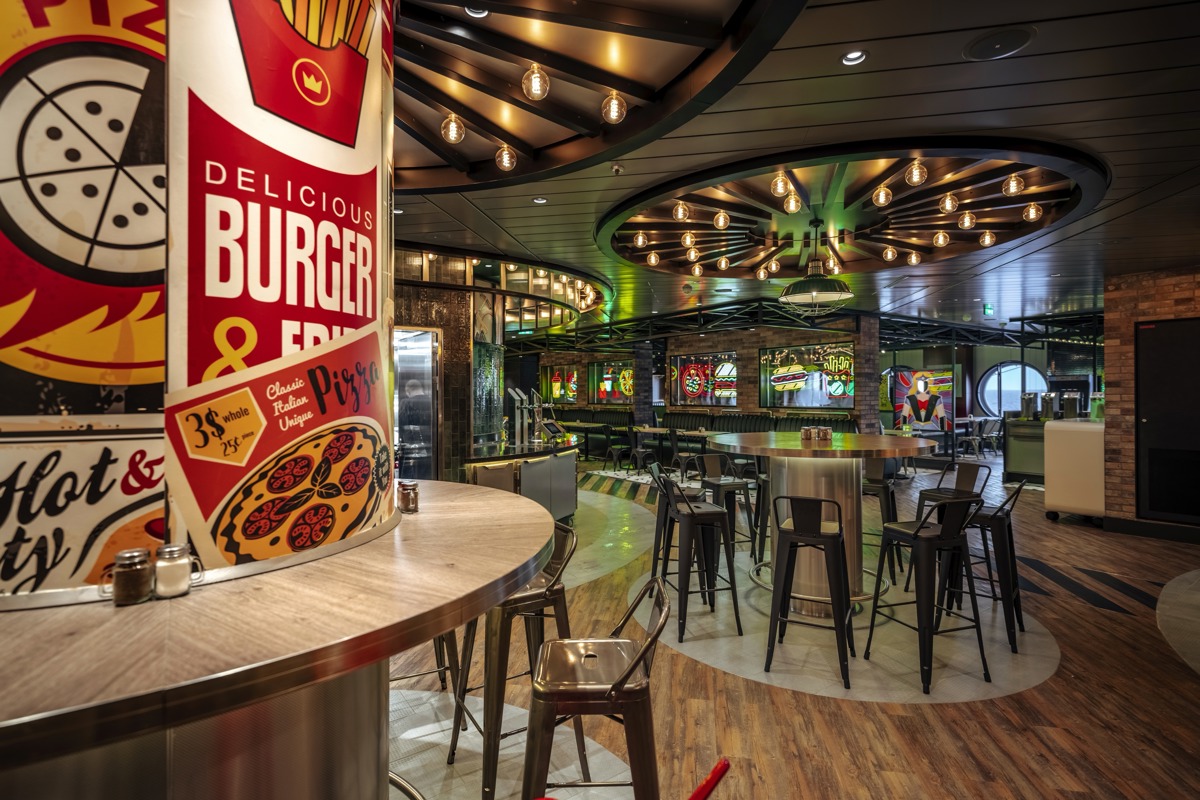 Msc Cruises Msc World Asia Pizza & Burger 3 ©Msc Rights