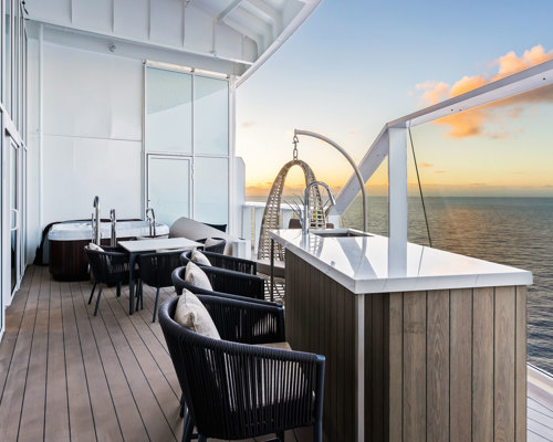 RCI Wonder of the Seas Royal Loft Suite 9.jpeg