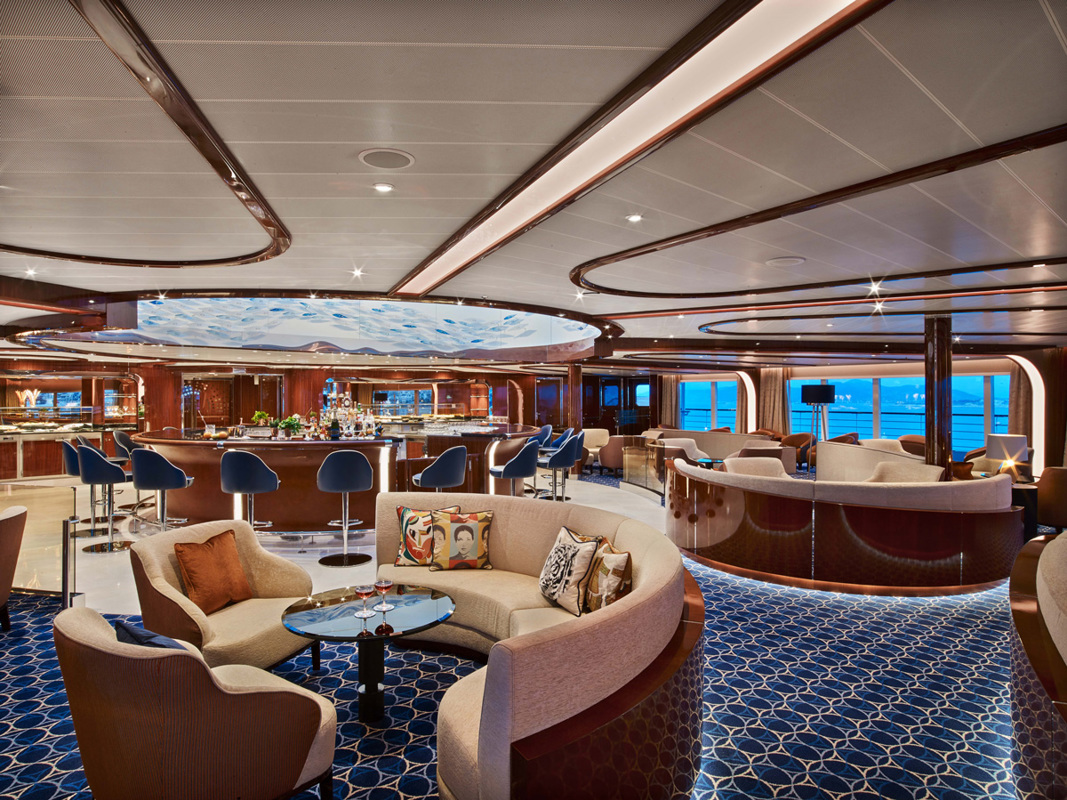 Seabourn Ovation Interior Observation Bar 2.jpg