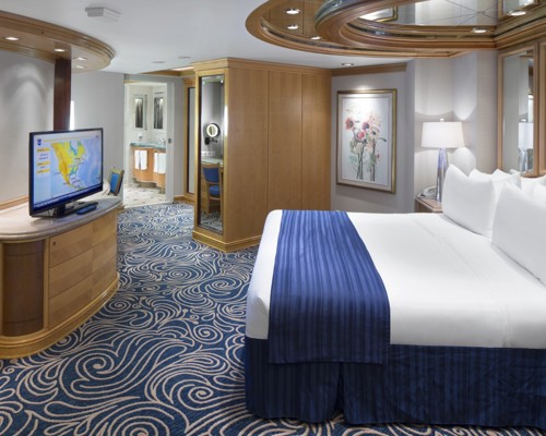 RCI Grandeur of the Seas - Royal Suite 5.jpg
