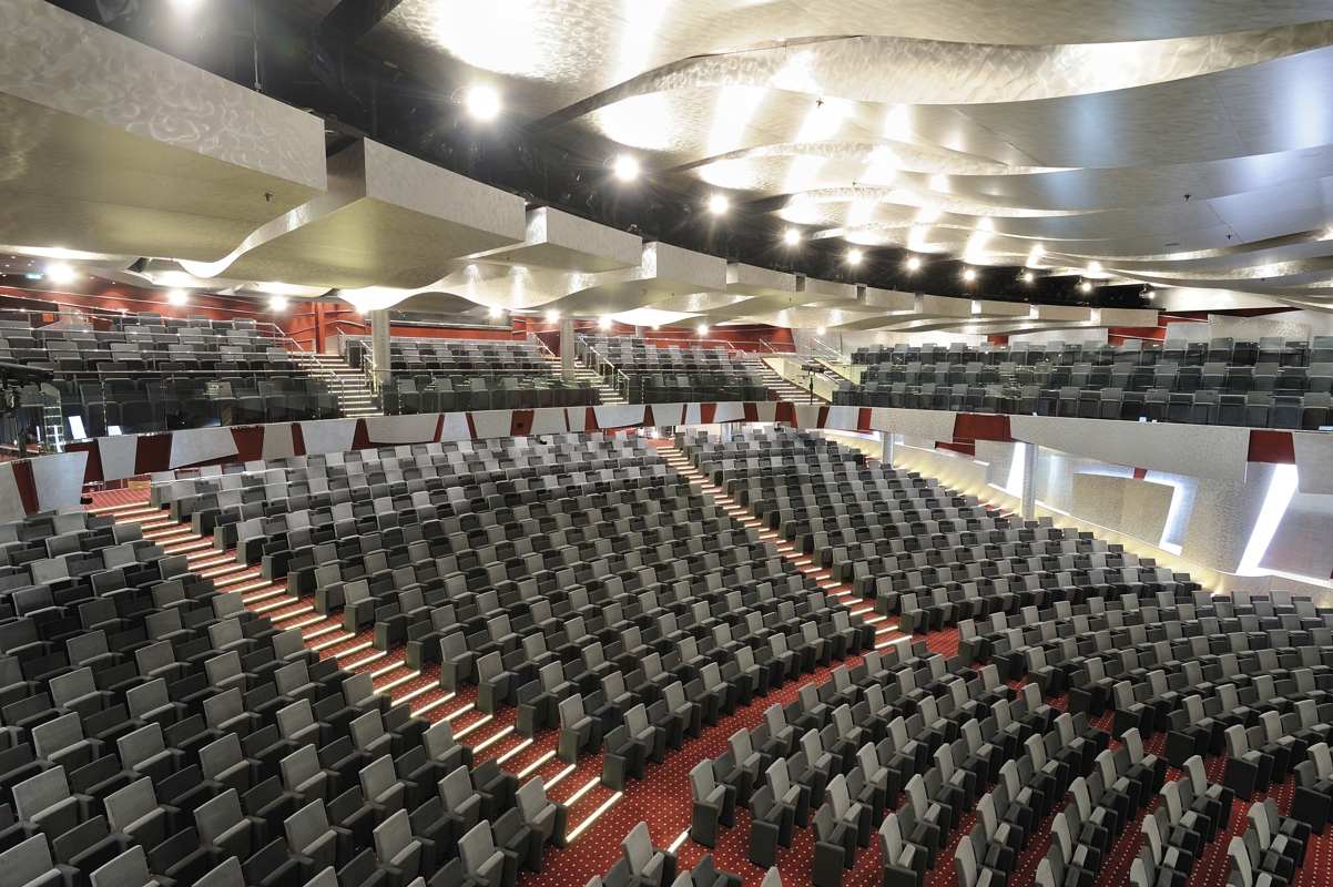 MSC Cruises MSC Fantasia Theatre 3.jpg