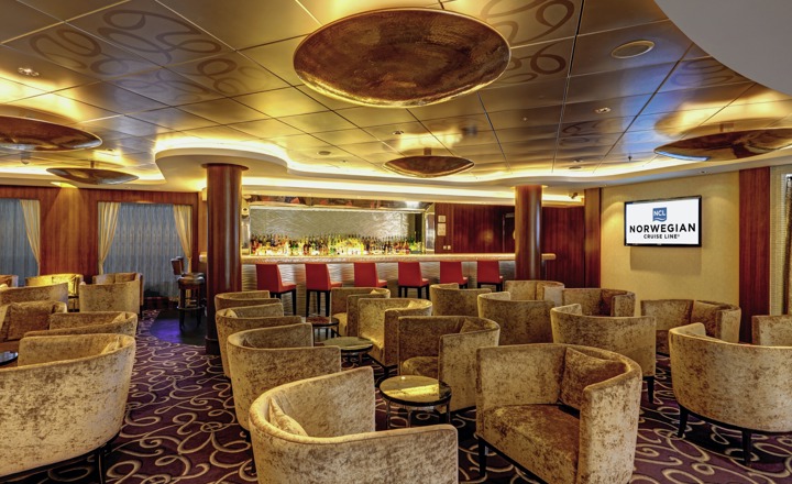 Shaker's Martini Bar