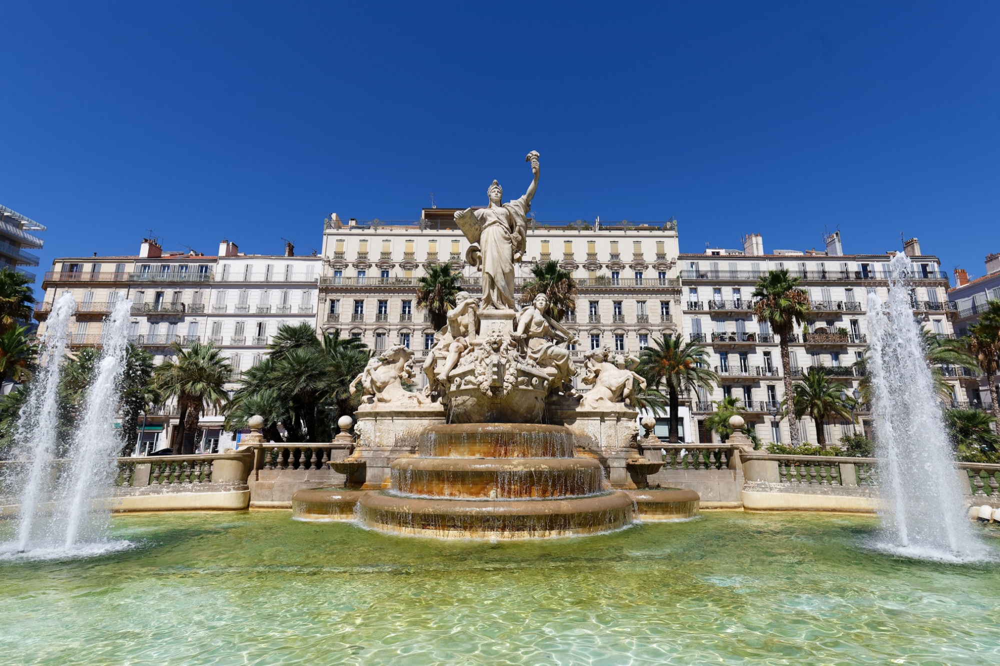 Shutterstock 2198605341 Toulon France