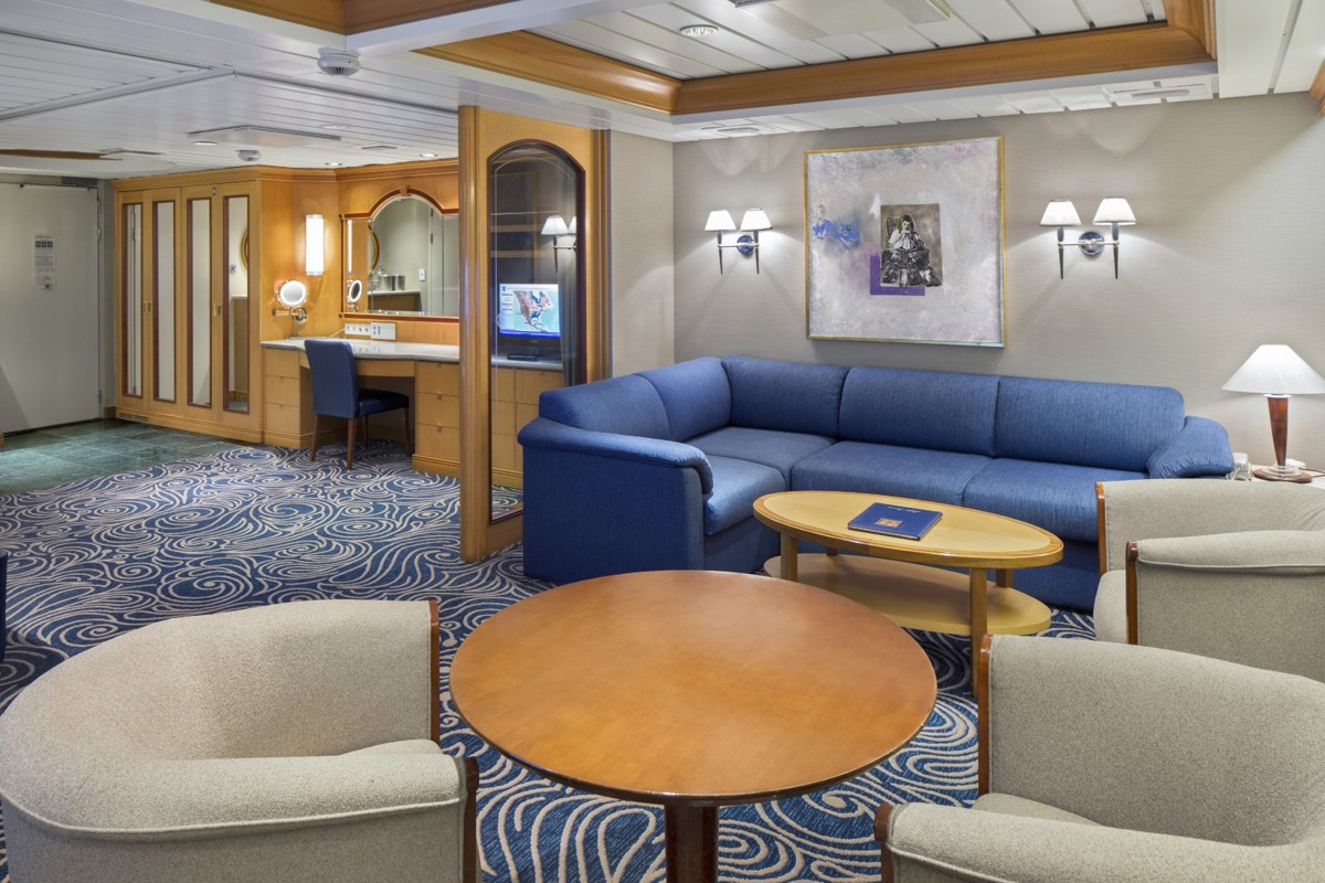 RCI Grandeur of the Seas - Owners Suite.jpg