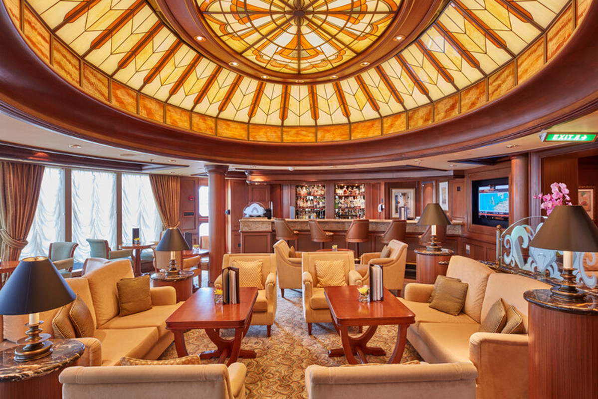 Cunard Cruises Queen Anne Grills Lounge.jpg