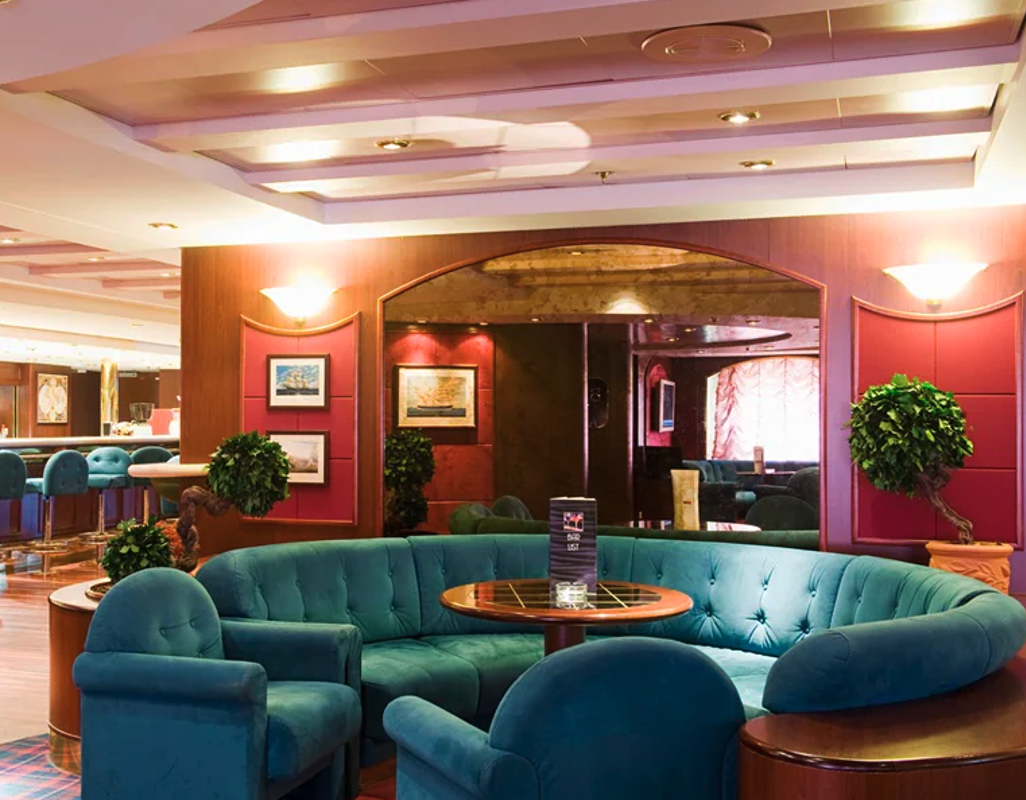 MSC Cruises LIRICA Lord Nelson Pub.png