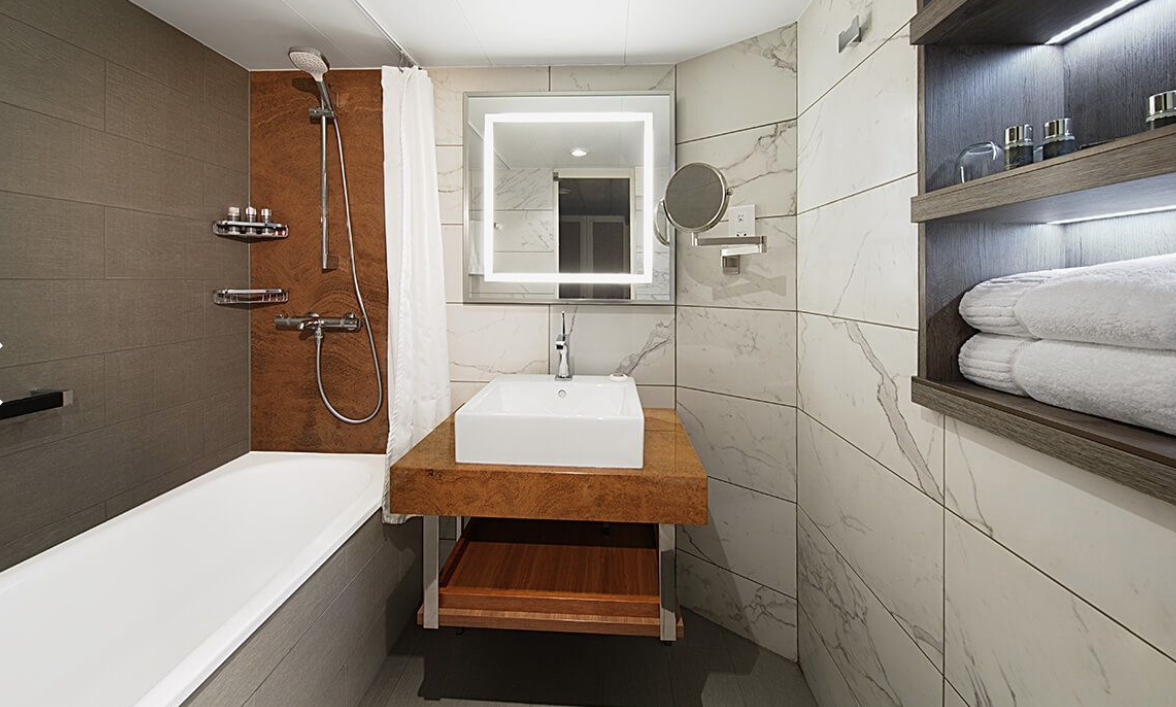 Club Continent Suite