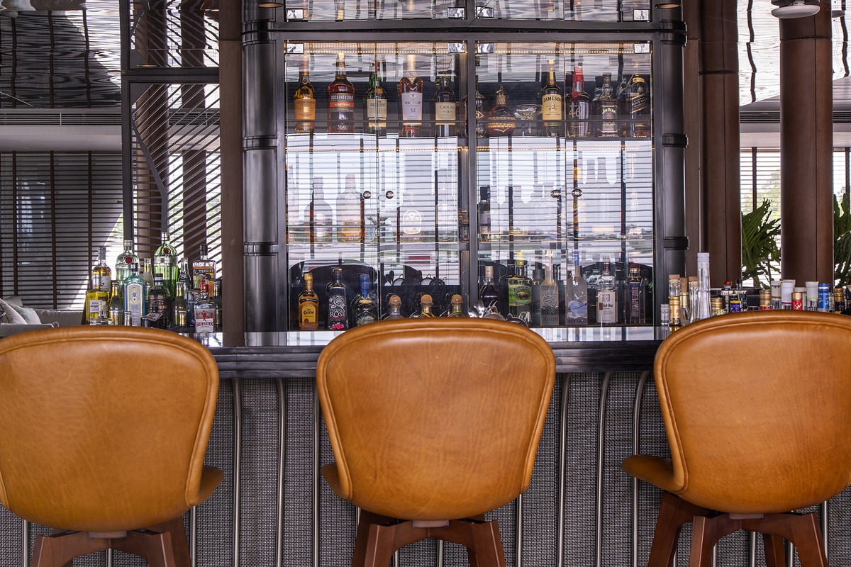 Emerald Waterways - Emerald Harmony - Horizon Bar and Lounge _8_.jpg