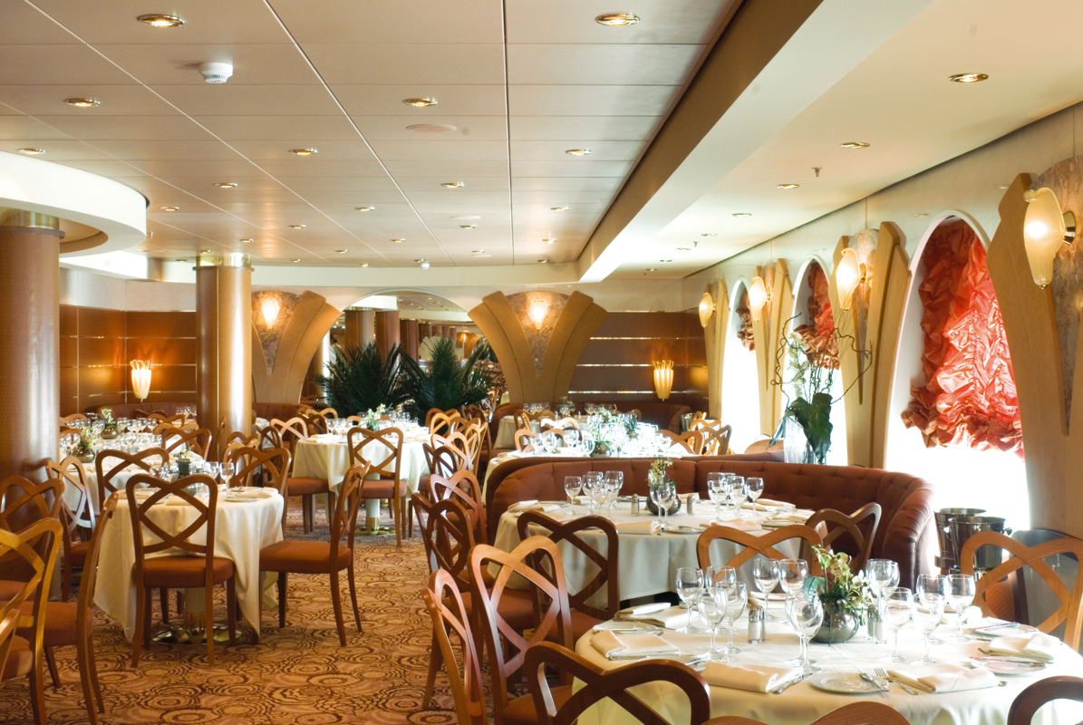 MSC Musica Class main restaurant 2.jpg