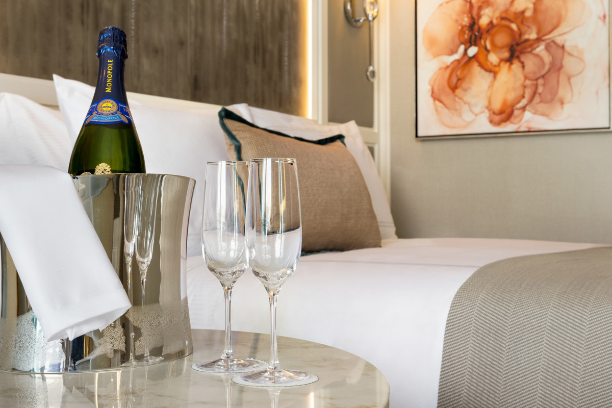 Oceania Cruises VISTA Concierge Level Stateroom.jpg