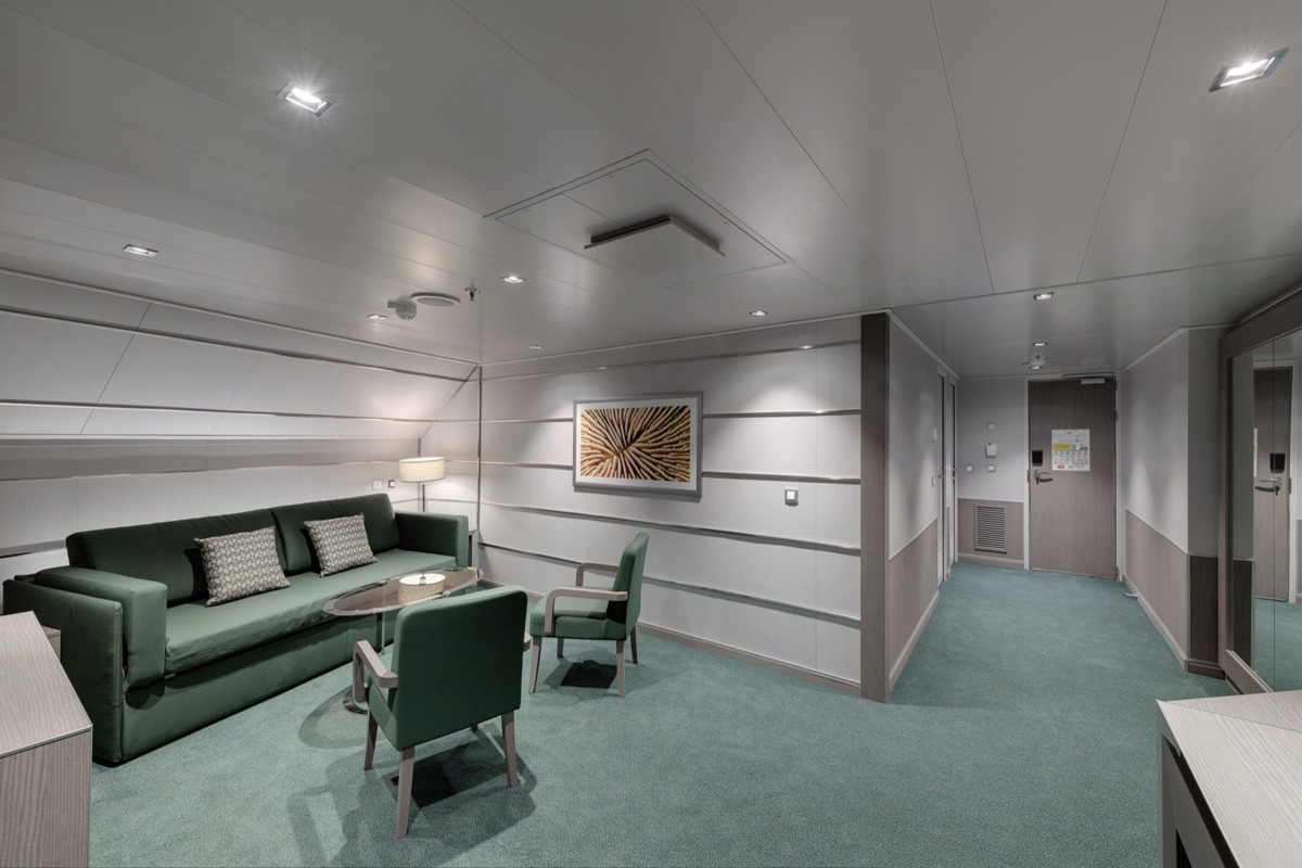 MSC Cruises MSC Seaview Accommodation Grand Suite 1.jpg