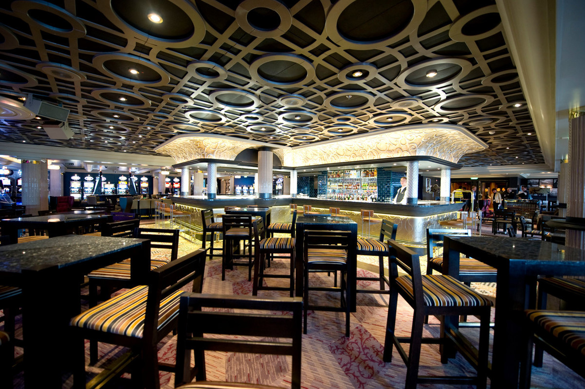 P&O Cruises Azura Brodies 2.jpg