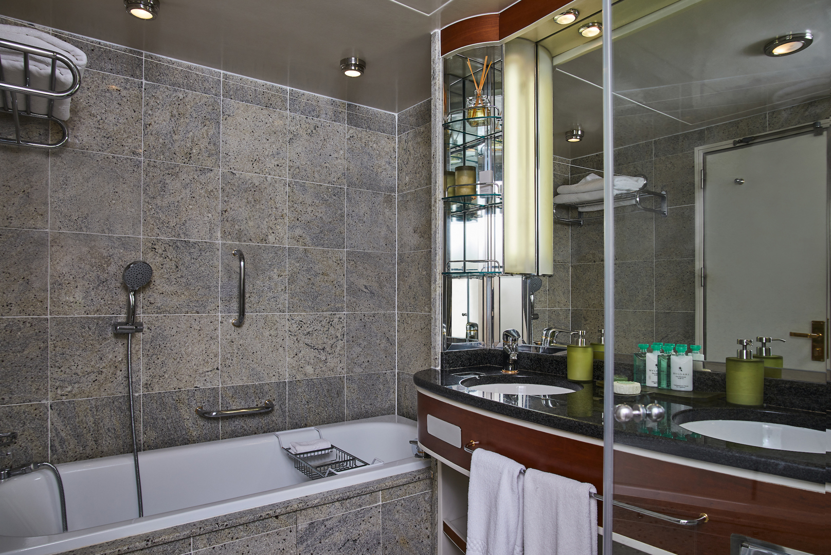 Classic Veranda Suite