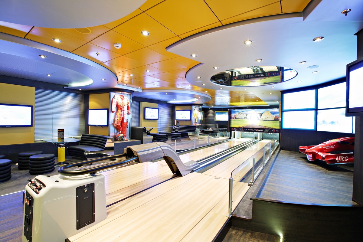 MSC Cruises MSC Splendida Sports Bar 1.jpg