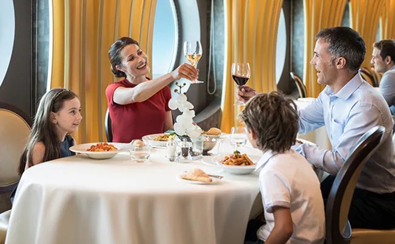 MSC Cruises Family Dining.jpg