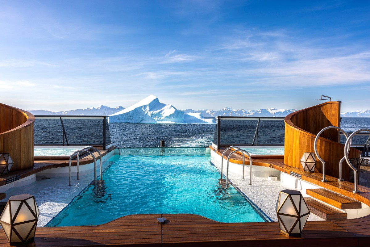 Seabourn Venture - Infinity Pool 3.jpg