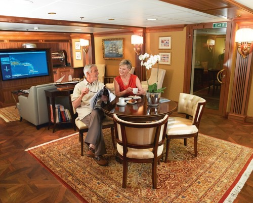 Oceania Vista - Executive Lounge 1.jpg