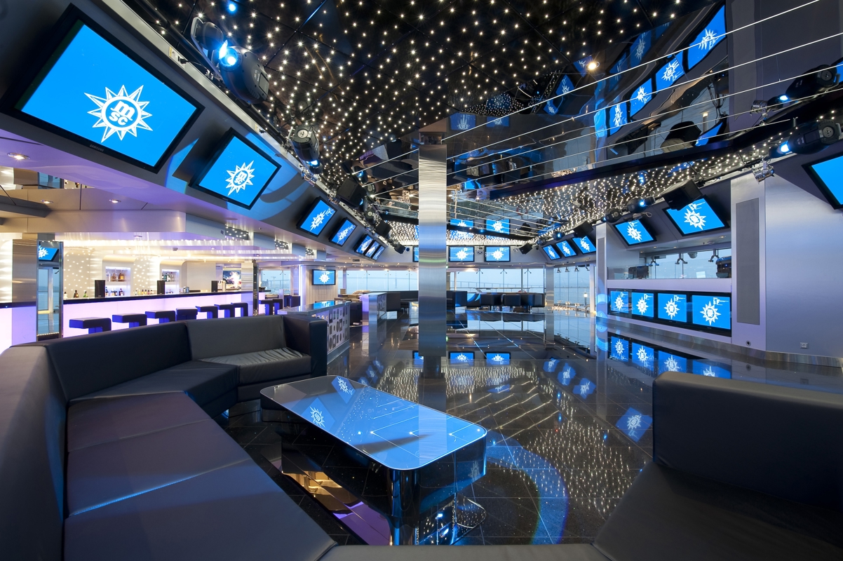 MSC Cruises MSC Magnifica Disco 2.jpg