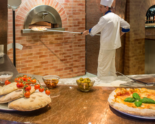 msc cruises muscia class pizzeria.jpg