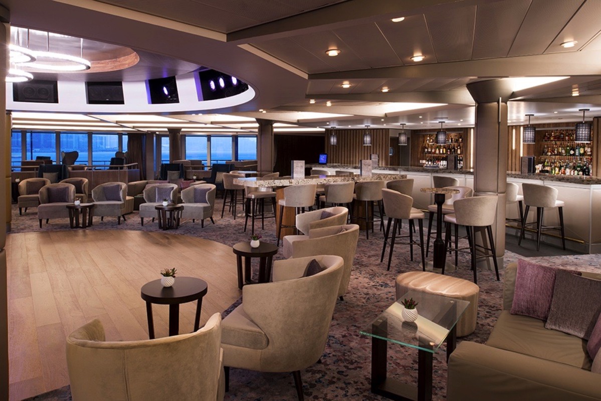 Celebrity Cruises Rendezvous Lounge 1.jpg