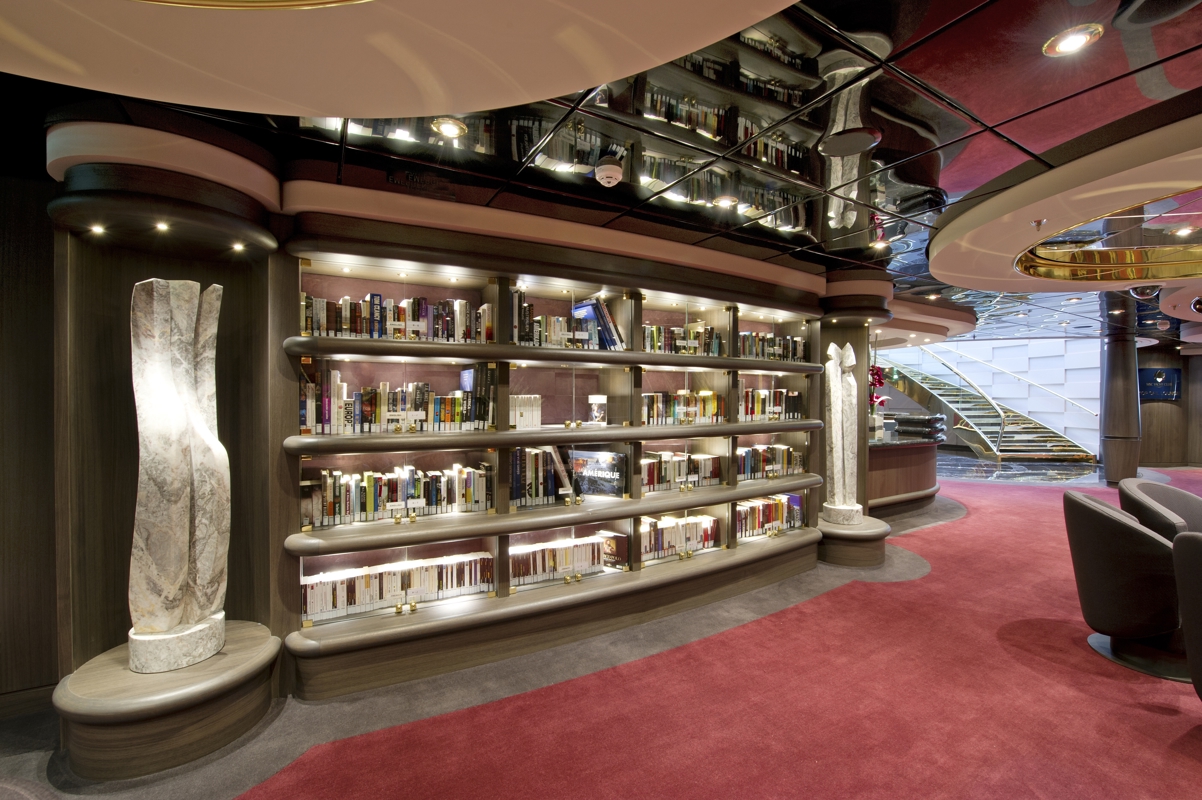 MSC Cruises MSC Divina Top Sail Lounge 1.jpg