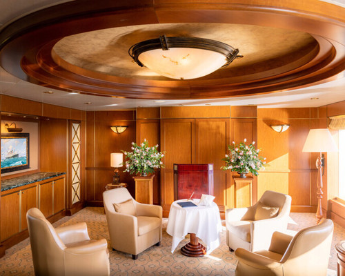 Cunard Lines Queen Anne Admiral's Lounge.jpg