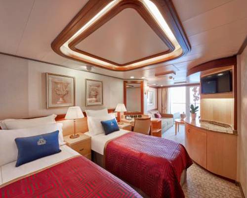Cunard Lines Queen Vicotria Princess Suite.jpg