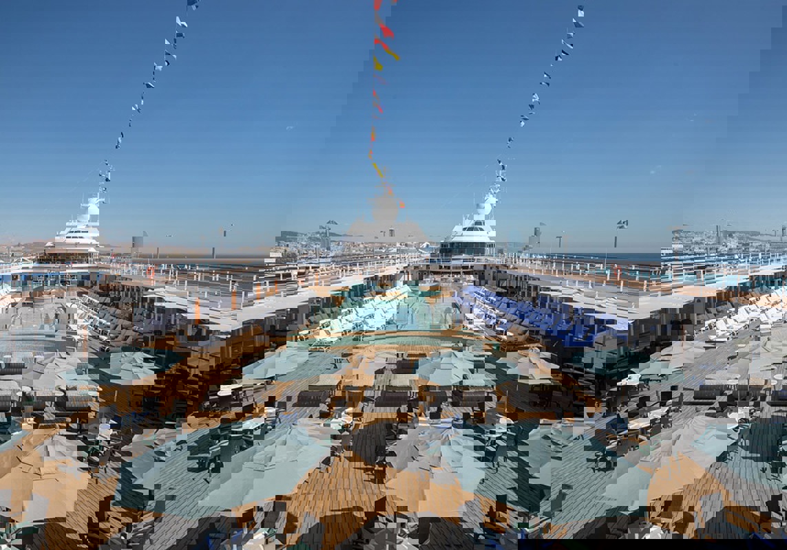 Regent Seven Seas Cruises - Seven Seas Mariner - Pool Deck.jpg