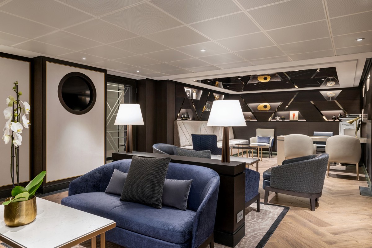 Oceania Riviera - Executive Lounge 1.jpg