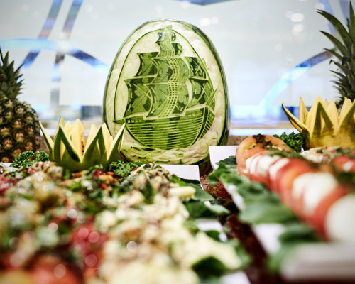 Princess Cruises Horizon Court0.jpg