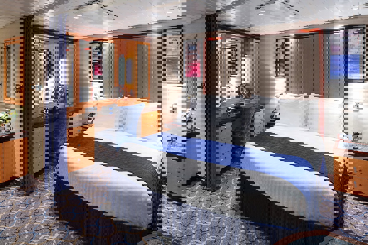 RCI Liberty of the Seas 1 Bedroom Grand Suite 0.jpg
