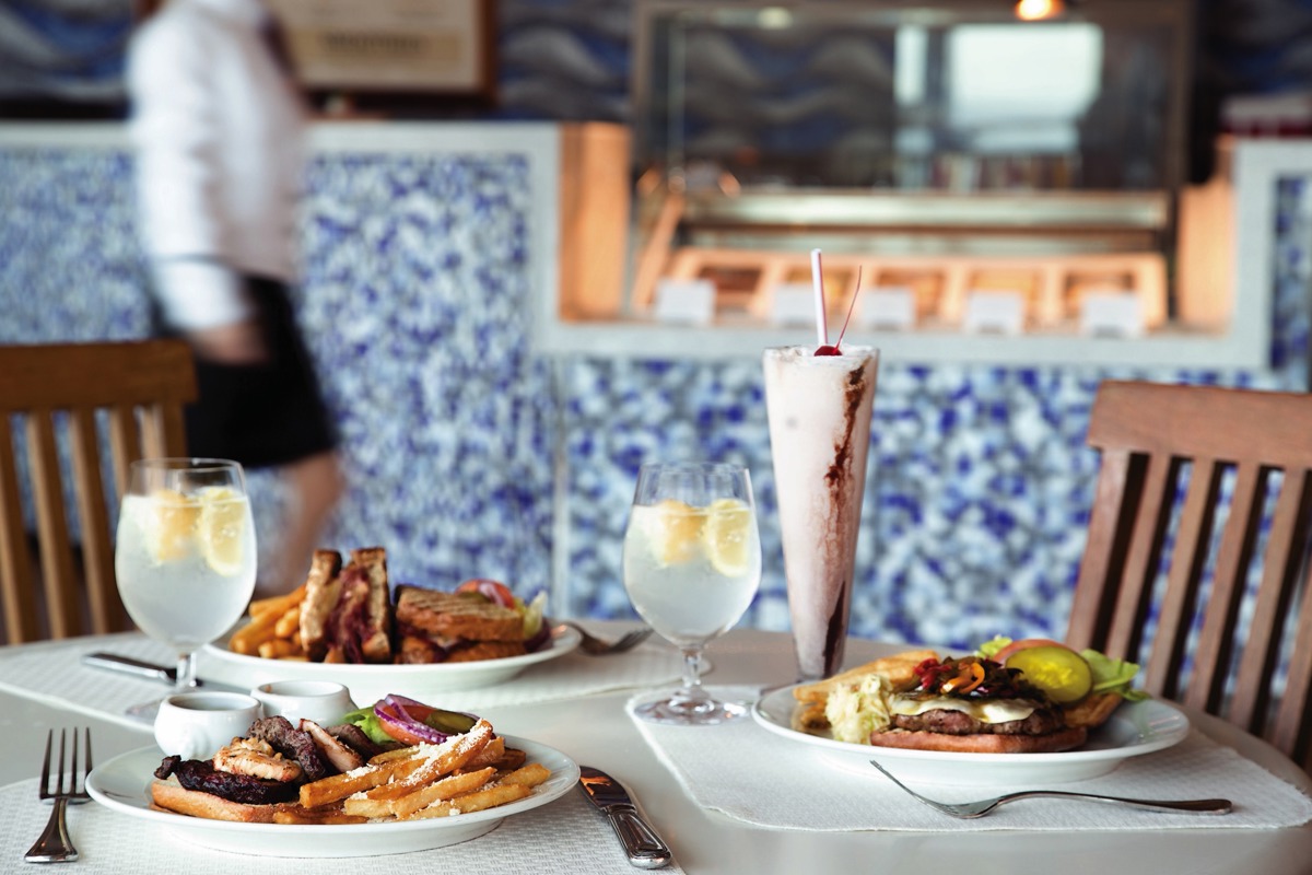 Oceania Cruises Waves Grill 7.jpg