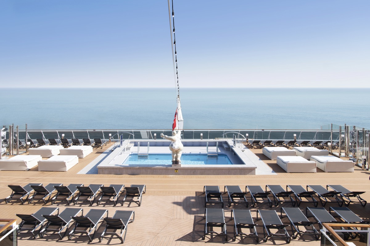 MSC Cruises MSC Belissima Horizon Pool 2.jpg