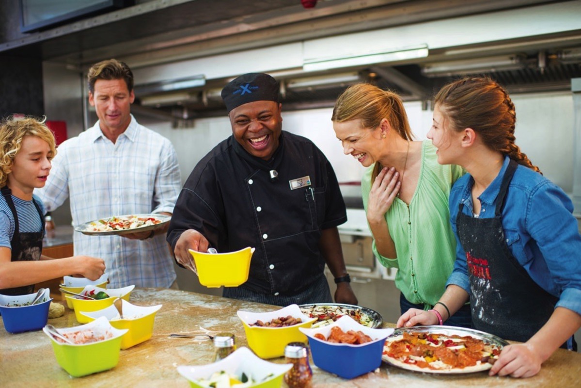 Celebrity Cruises The Lawn Club Grill 2.jpg