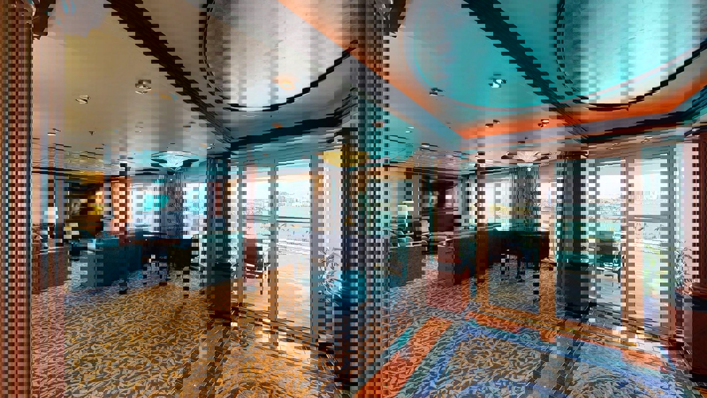 RCI Freedom of the Seas Royal Suite.jpeg