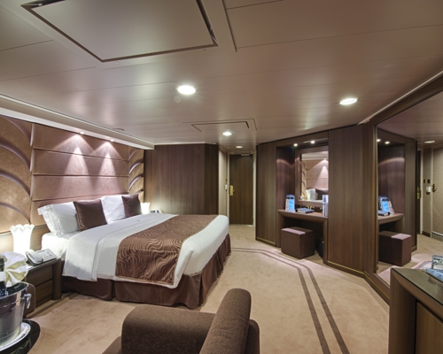 MSC Cruises MSC Divina MSC Yacht Club Deluxe Suite 4.jpg