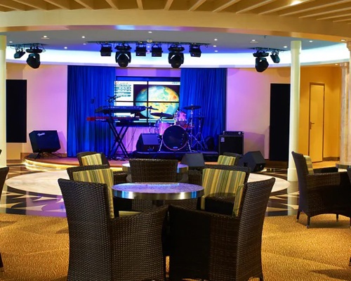 Carnival Cruise Line Ocean Plaza 1.jpg