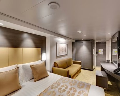 MSC Cruises MSC Euribia Deluxe Balcony with Partial View.jpg