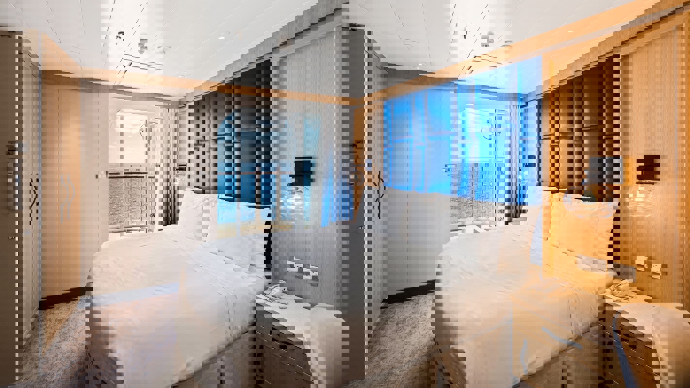 RCI UTOPIA Spacious AquaTheater Suite - 1 Bedroom 2.jpeg