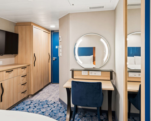 RCI Wonder of the Seas Connecting Interior 1.jpeg