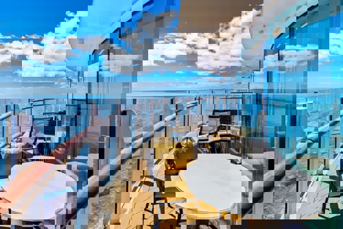 Spacious AquaTheater Suite - 1 Bedroom