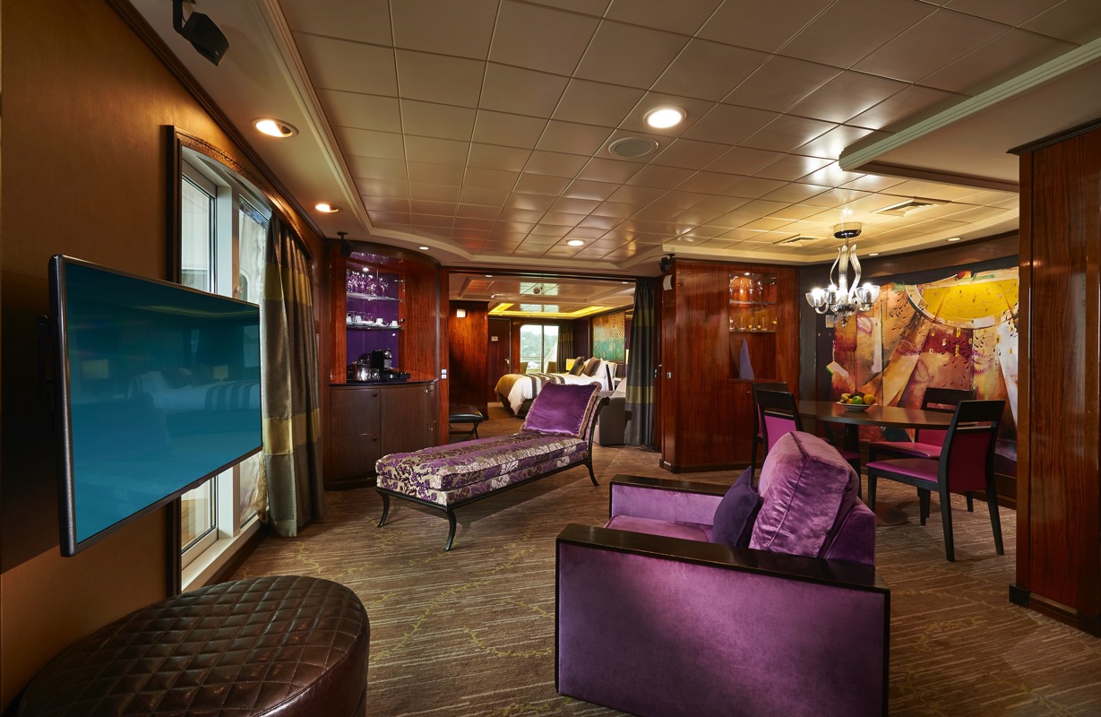 NCL Norwegian Gem The Haven Owner's Suite with Large Balcony.jpeg